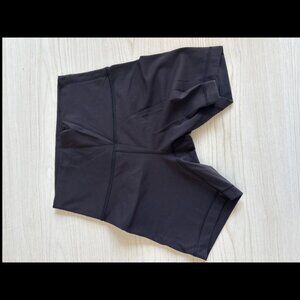 Wunder Train Contour Fit Shorts Black 6"